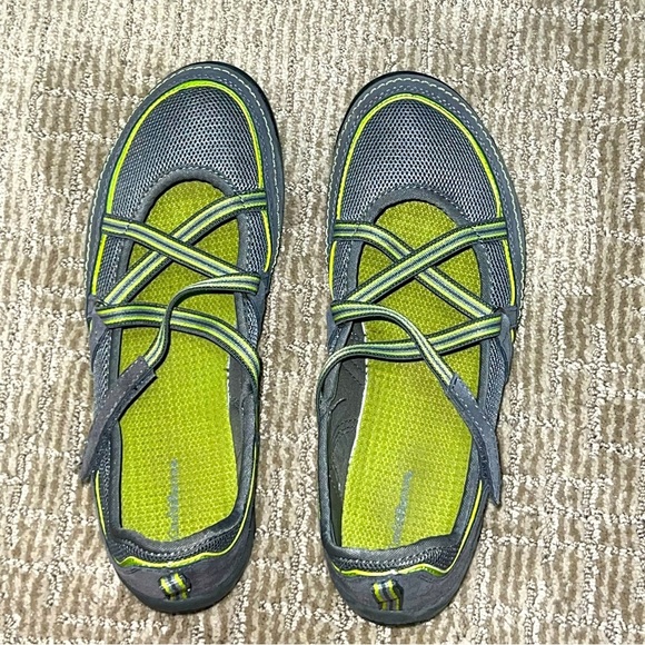 Croft & Borrow Women’s‎ Size 8.5 slip on shoes with Velcro closure - Picture 1 of 5
